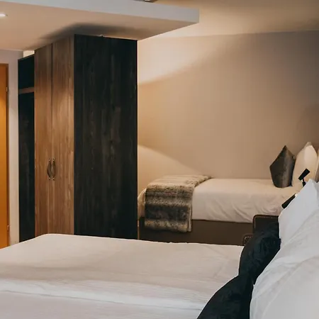 Dakota 4*