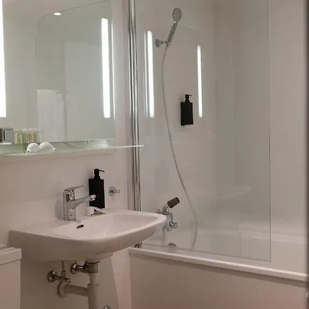 Hotel Dakota 4*